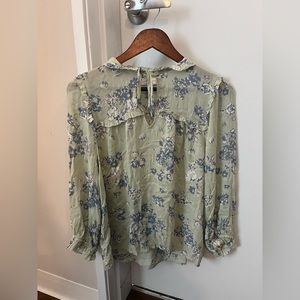 Luck Brand floral top. Size Medium.